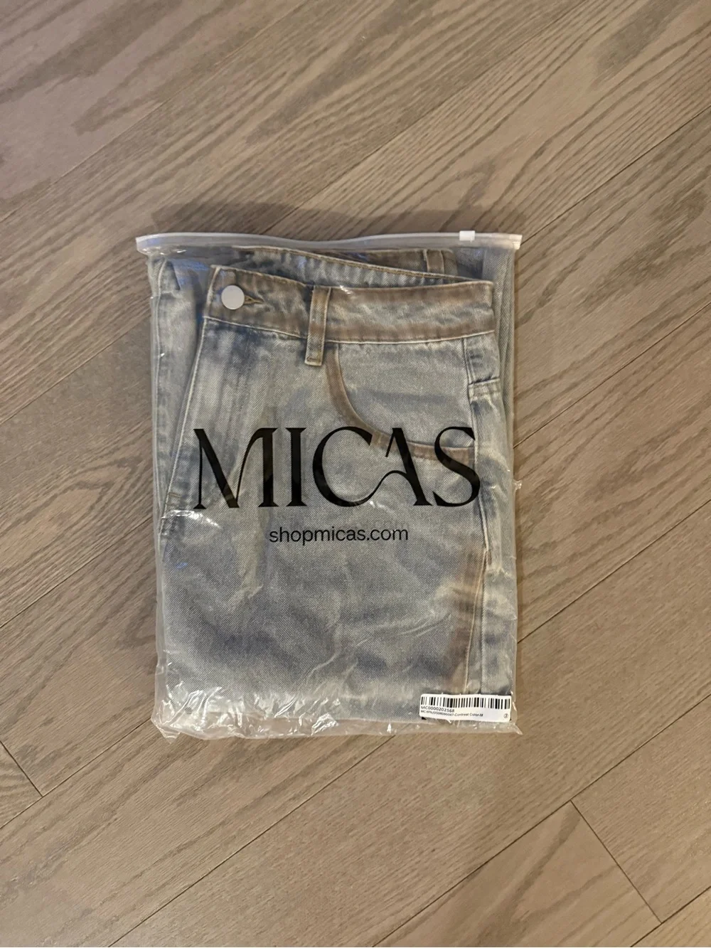Jeans - Picture 2 of 3